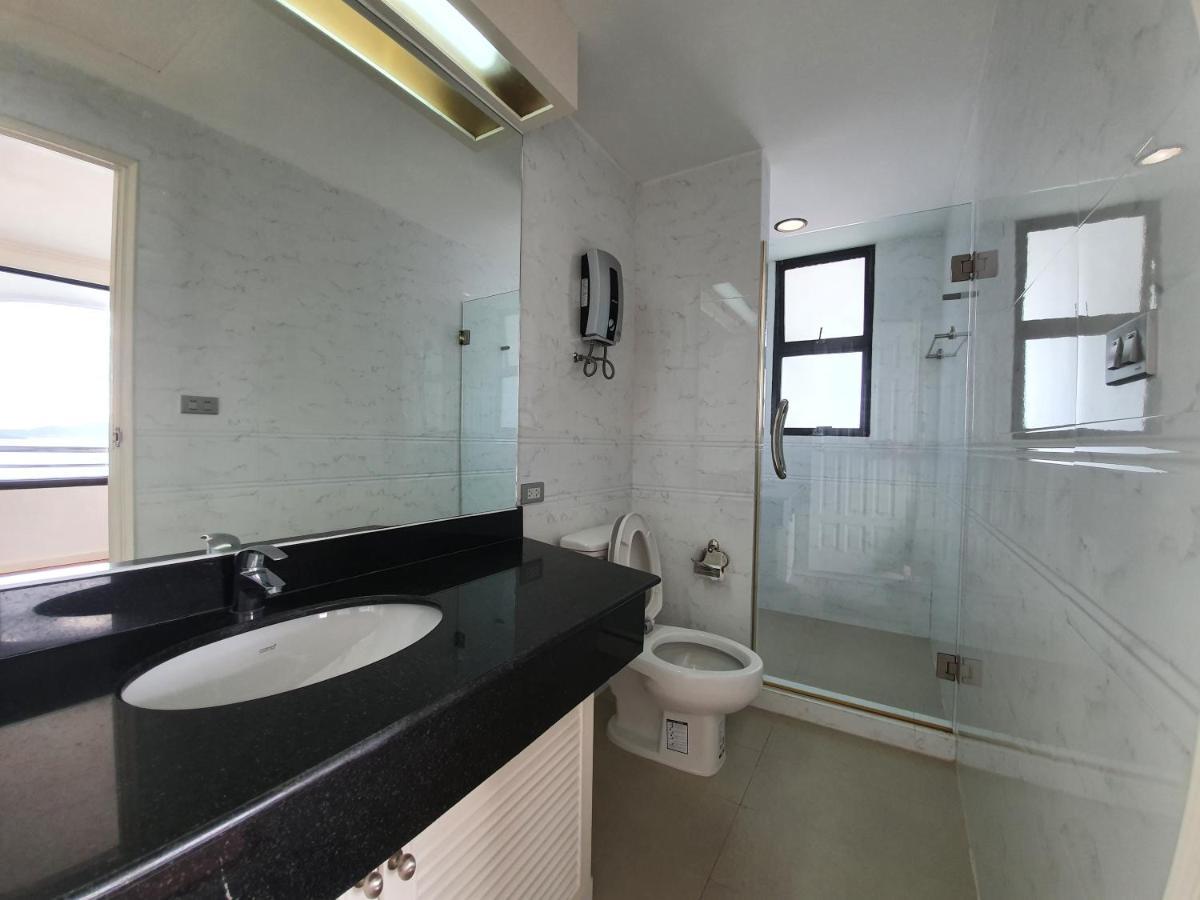 Spacious Room With Ocean & City View Pattaya Exterior foto